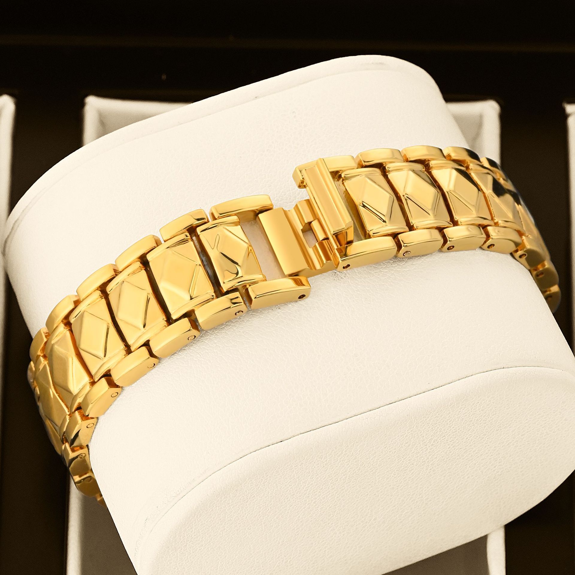Yalalusi Luxury Gold Diamond O - Luxury Watch Trading recension och pris